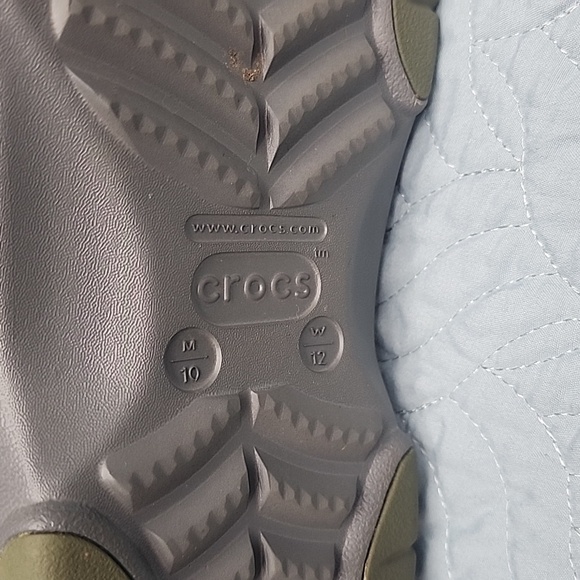 Crocs Mens 10 Womens 12 Gray Army Green And Orange Like NEW Hiking Swimming - Picture 13 of 14